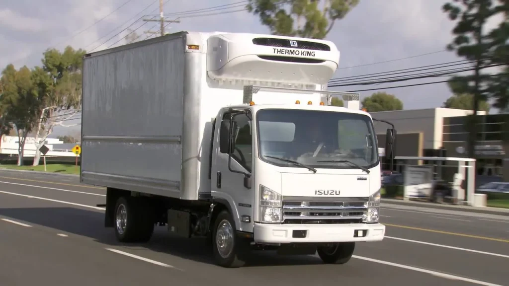 Dual-zone refrigerated truck rental Abu Dhabi